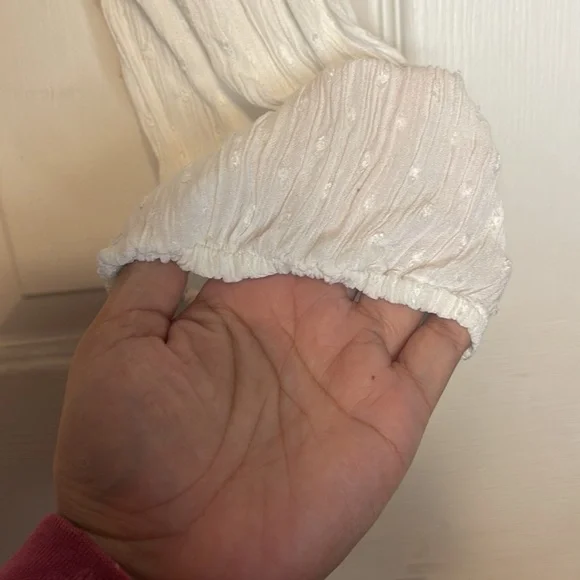 HOLLISTER - Picture 3 of 6